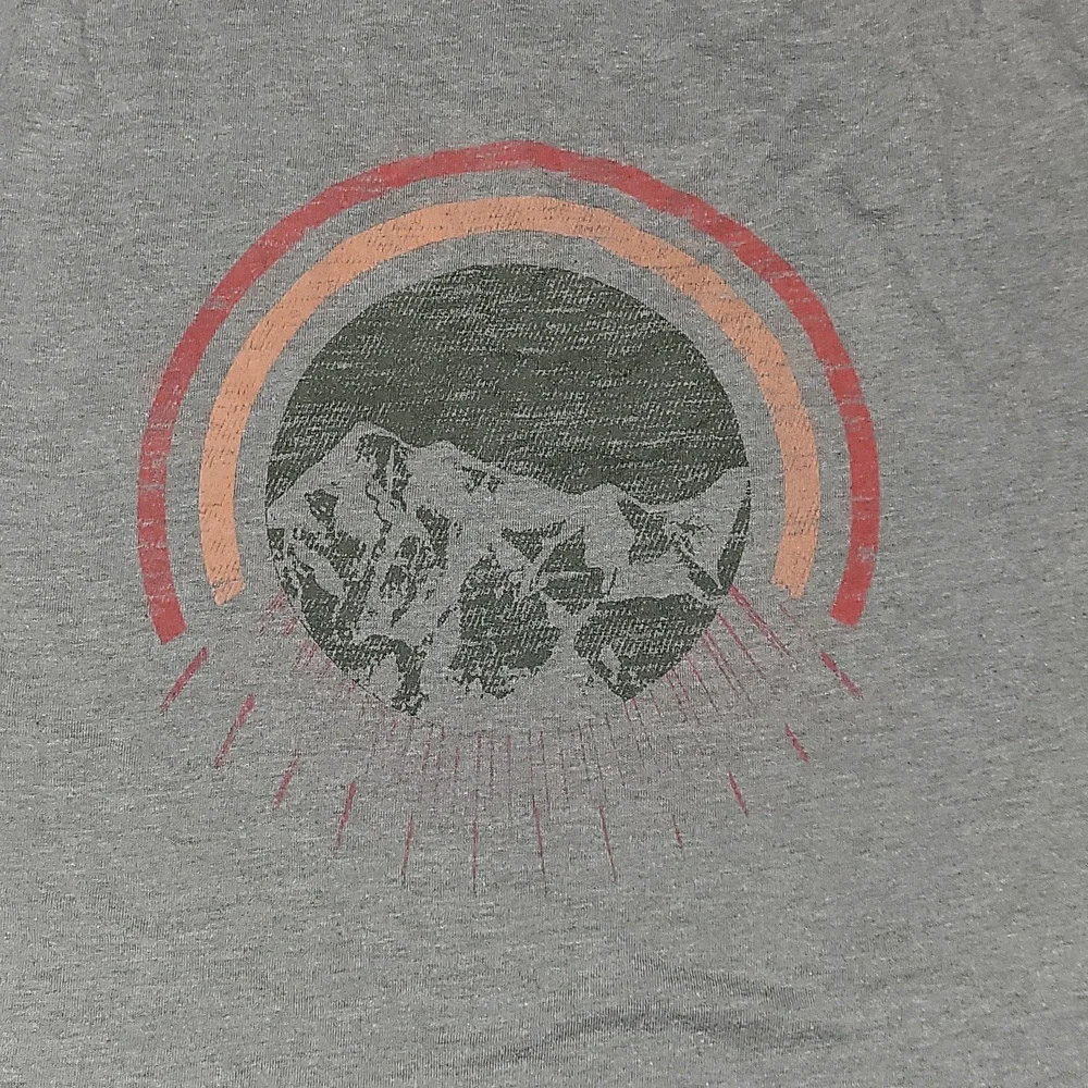 Shirt - Picture 3 of 4